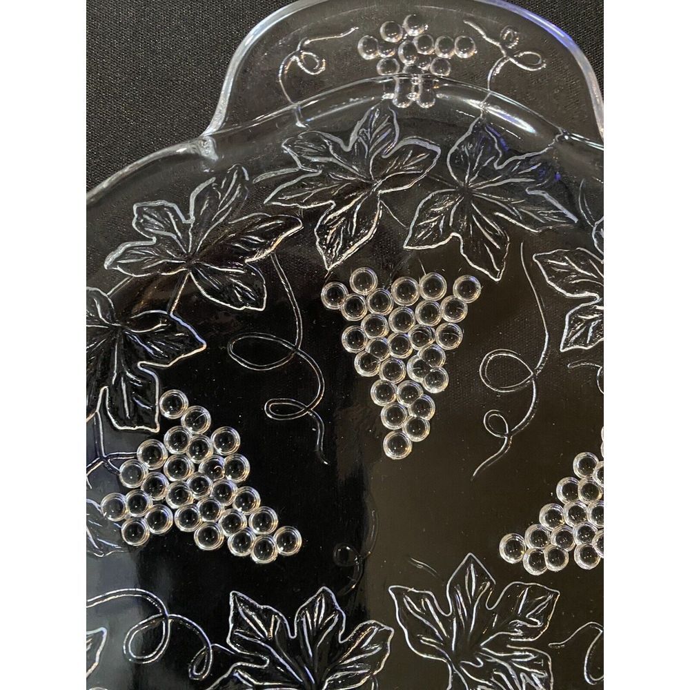 Vintage Crystal Cut Anchor Hocking Grape Patterned Glass‎ Snack Plate - Picture 2 of 5